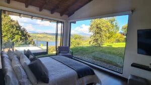 dfea0777af5047f28dffe4a555ae9a08_1705x959